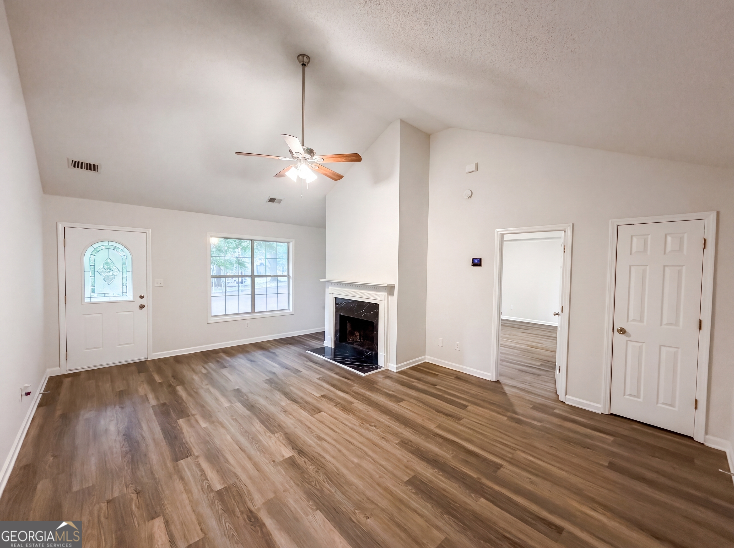 160 Regency Drive Property Photo 4