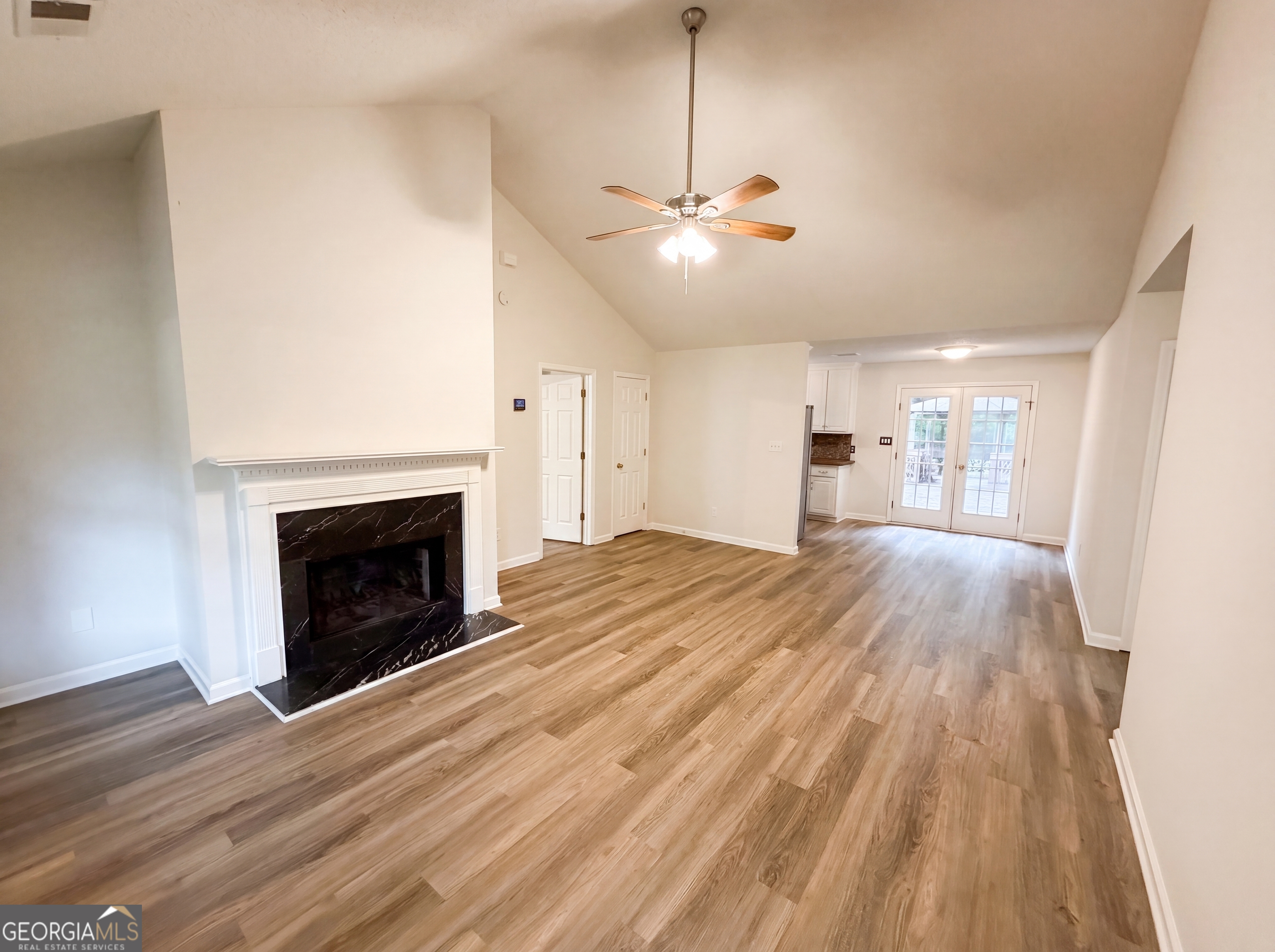 160 Regency Drive Property Photo 5