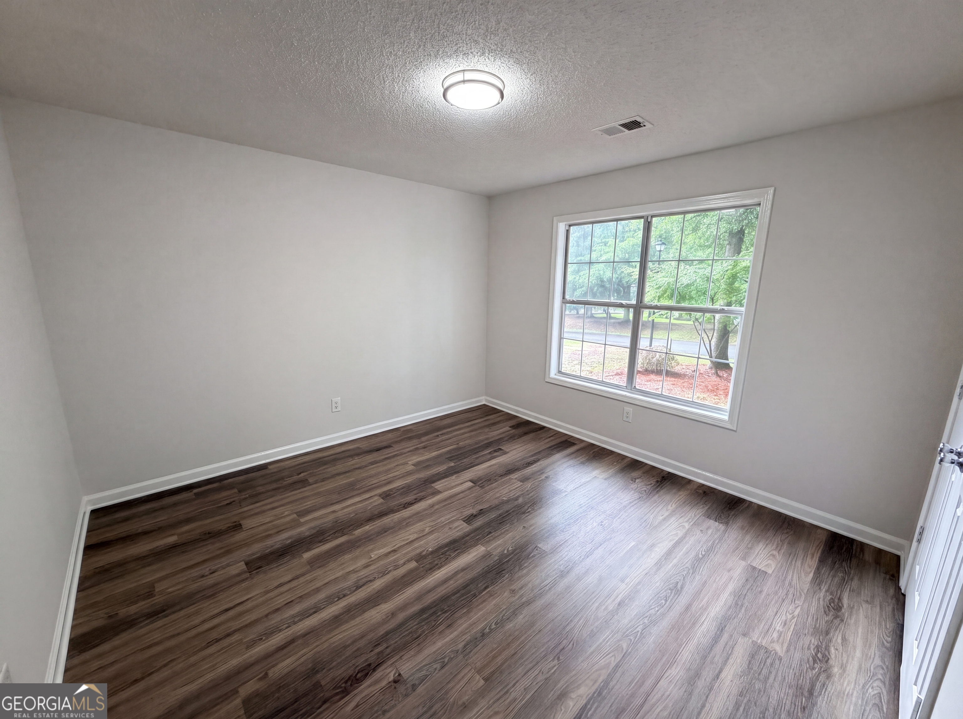 160 Regency Drive Property Photo 12