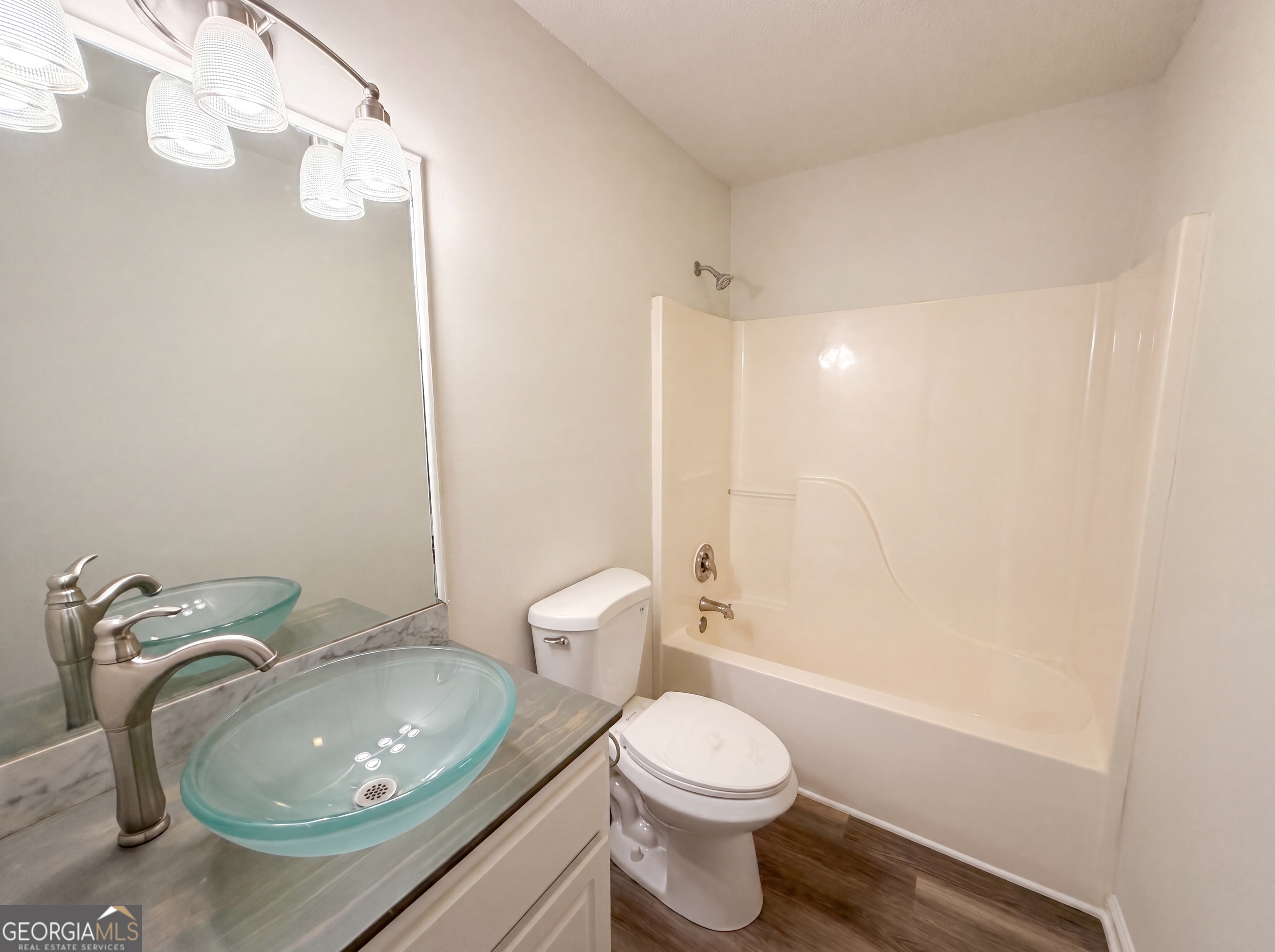 160 Regency Drive Property Photo 14