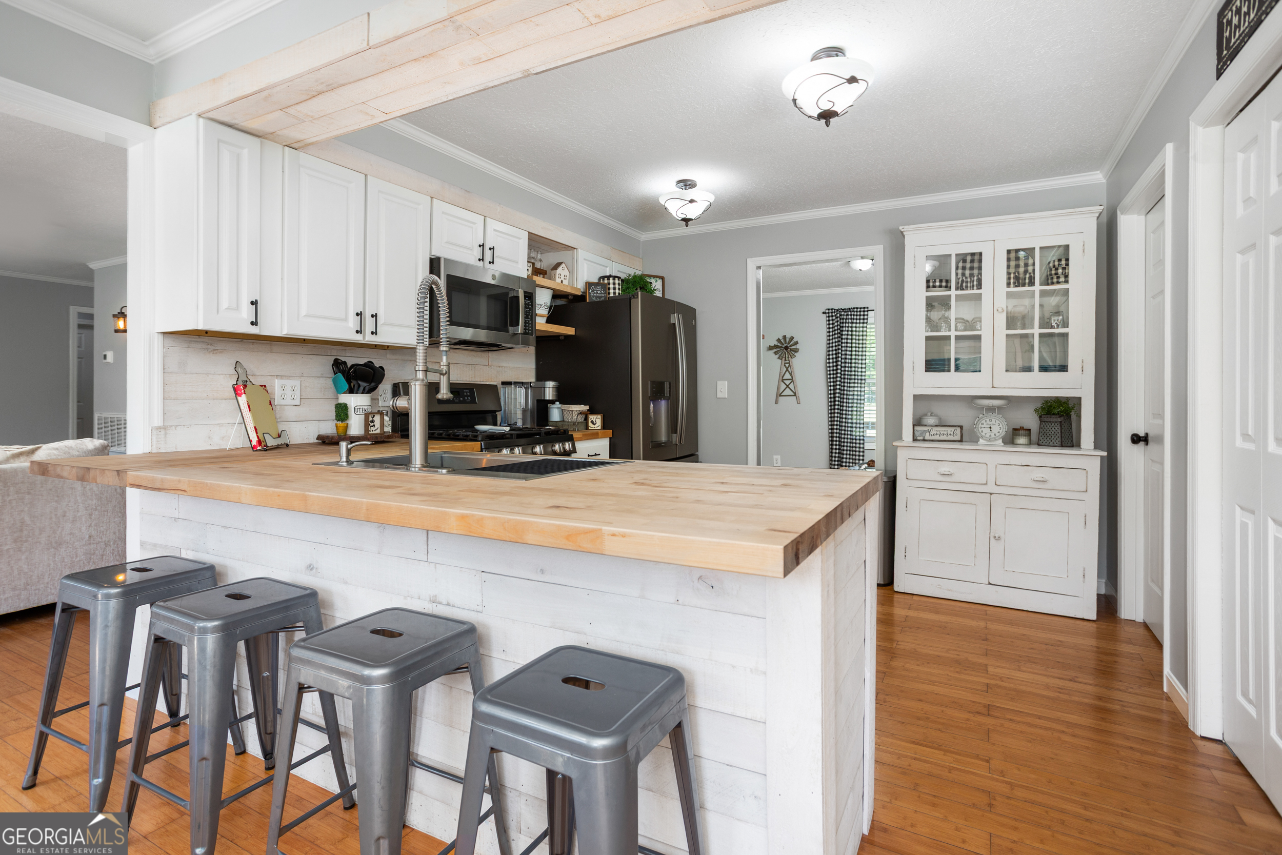110 Windmill Road Property Photo 15