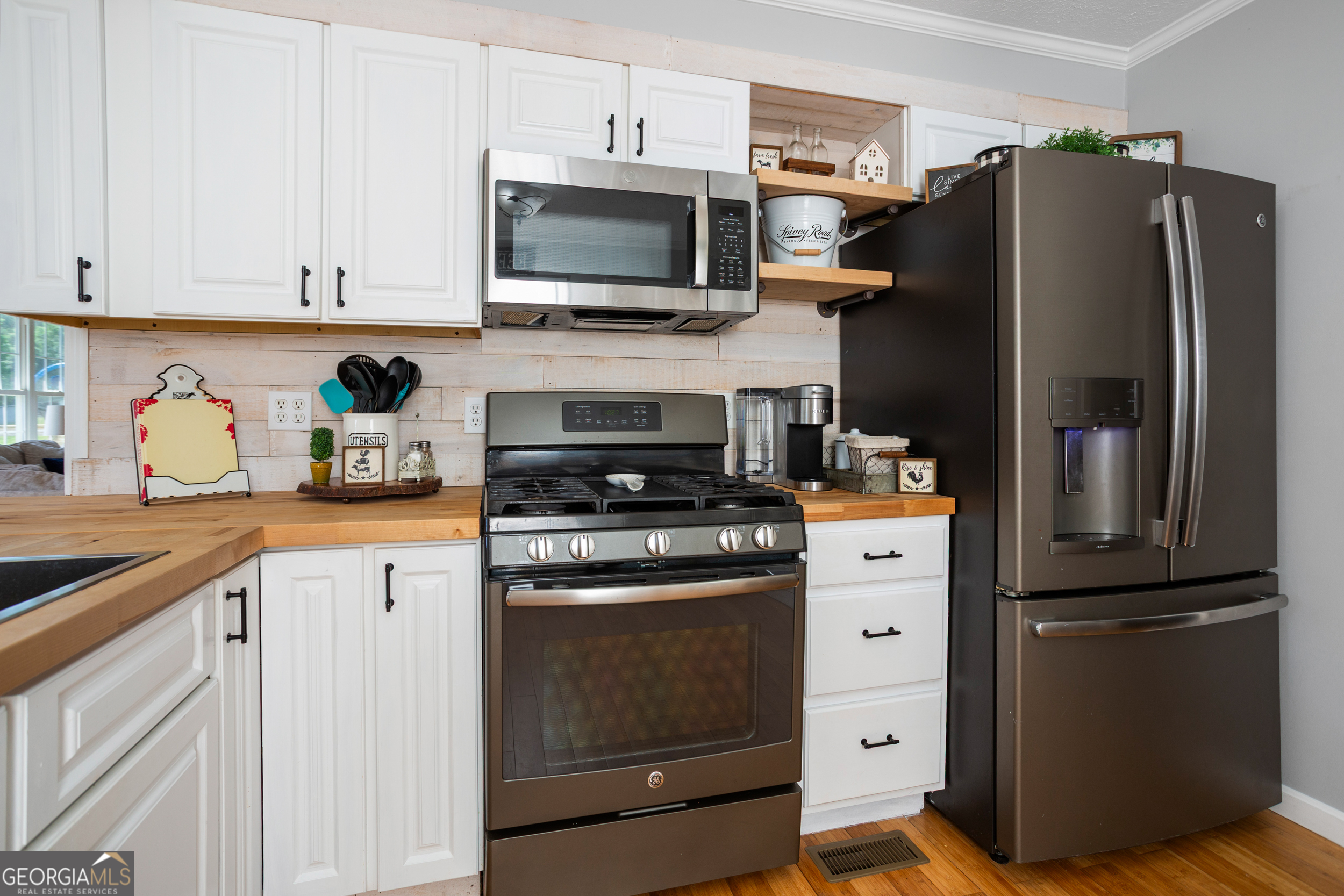 110 Windmill Road Property Photo 16