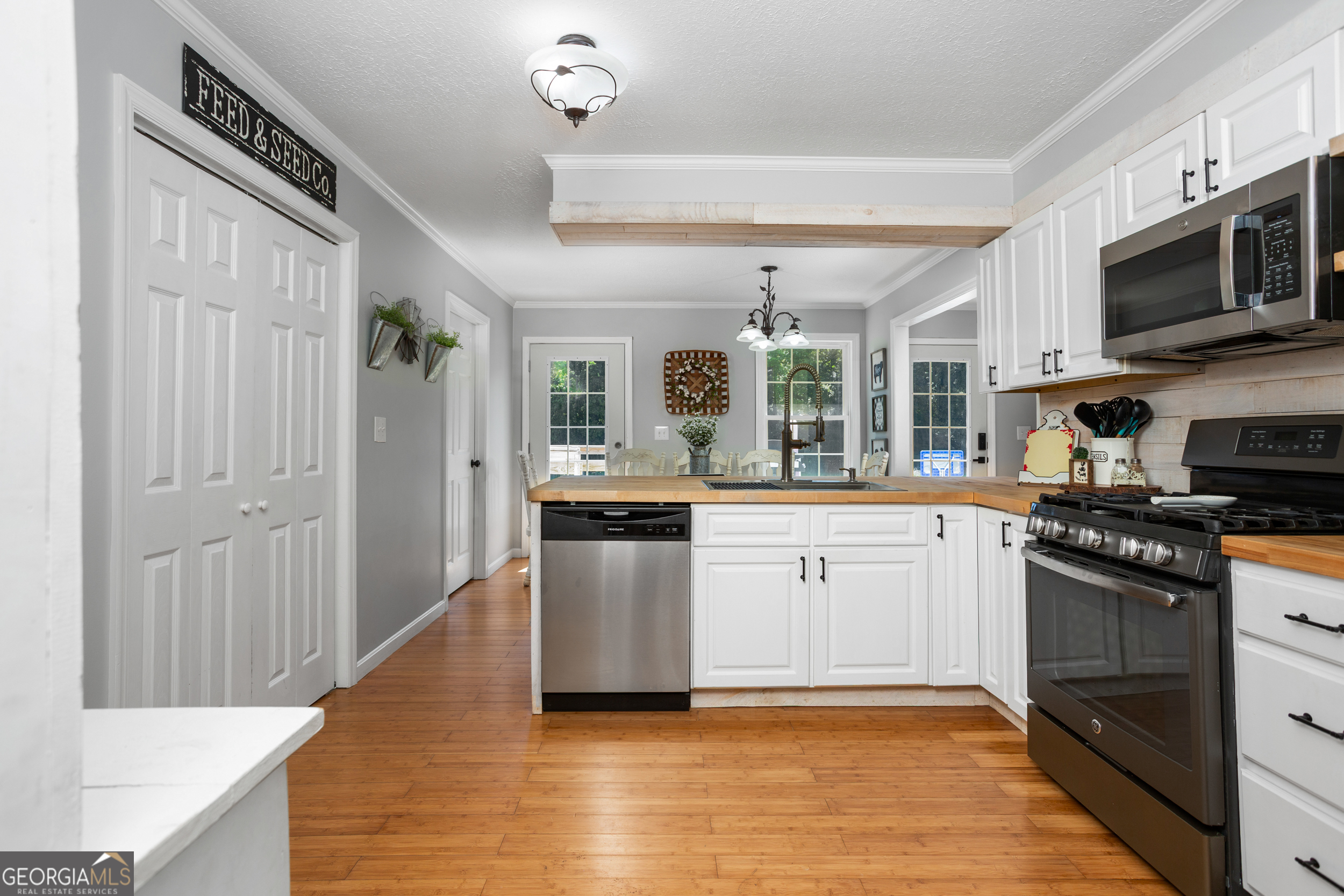 110 Windmill Road Property Photo 18