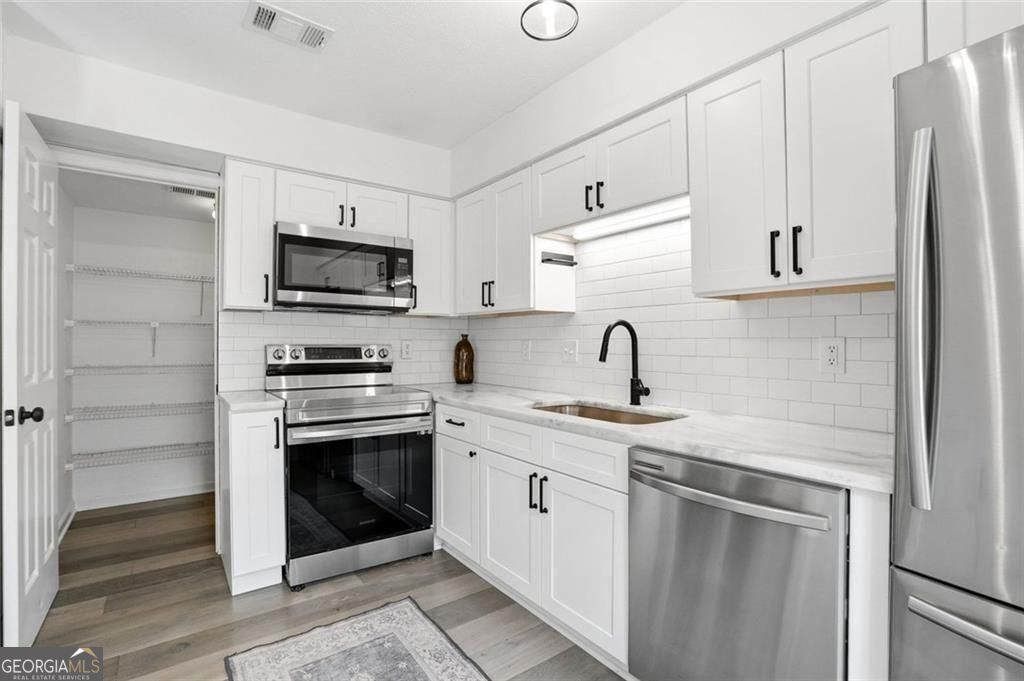 13 Stratford Hall Place Ne # 13 Property Photo 19