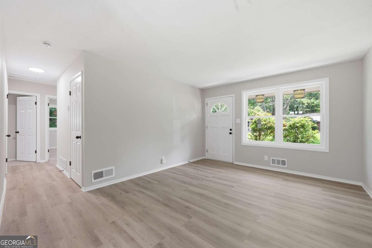 4913 Bartlett Road Property Photo 4
