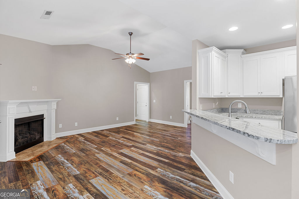 16 Round Rock Circle Ne Property Photo 6