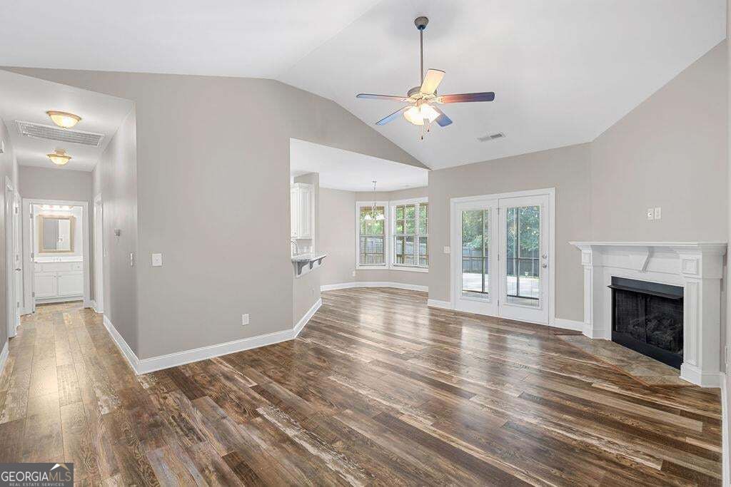 16 Round Rock Circle Ne Property Photo 8