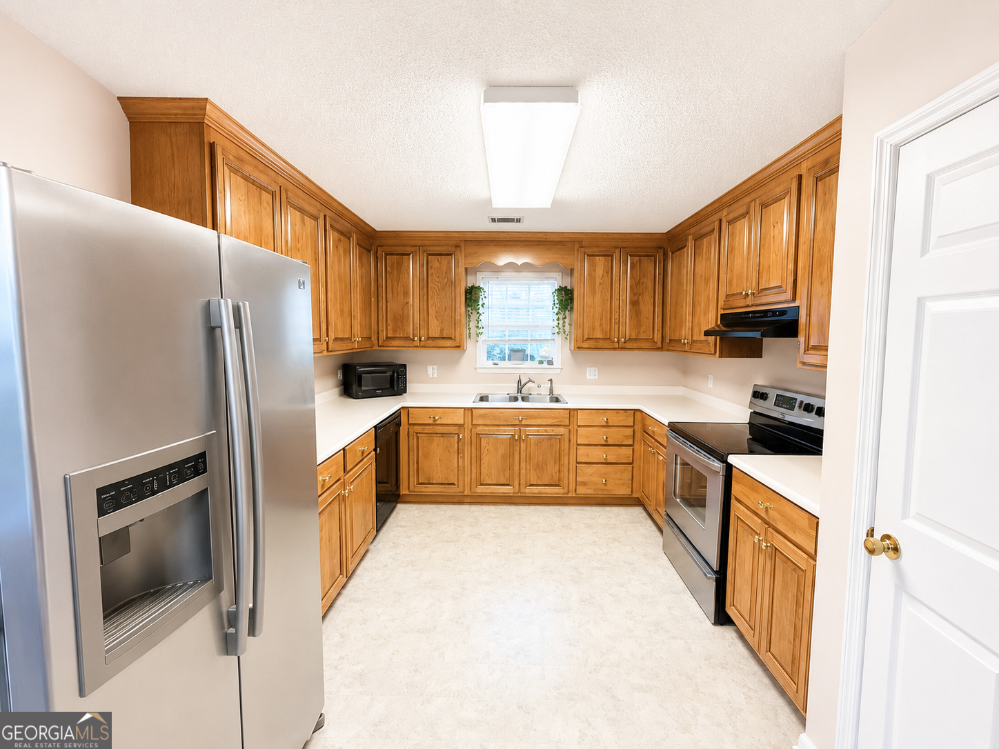 64 Edinburgh Drive Property Photo 2
