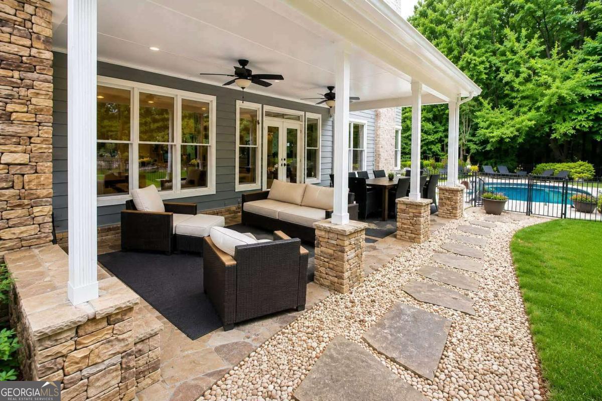 3610 Lively Oak Drive Property Photo 6