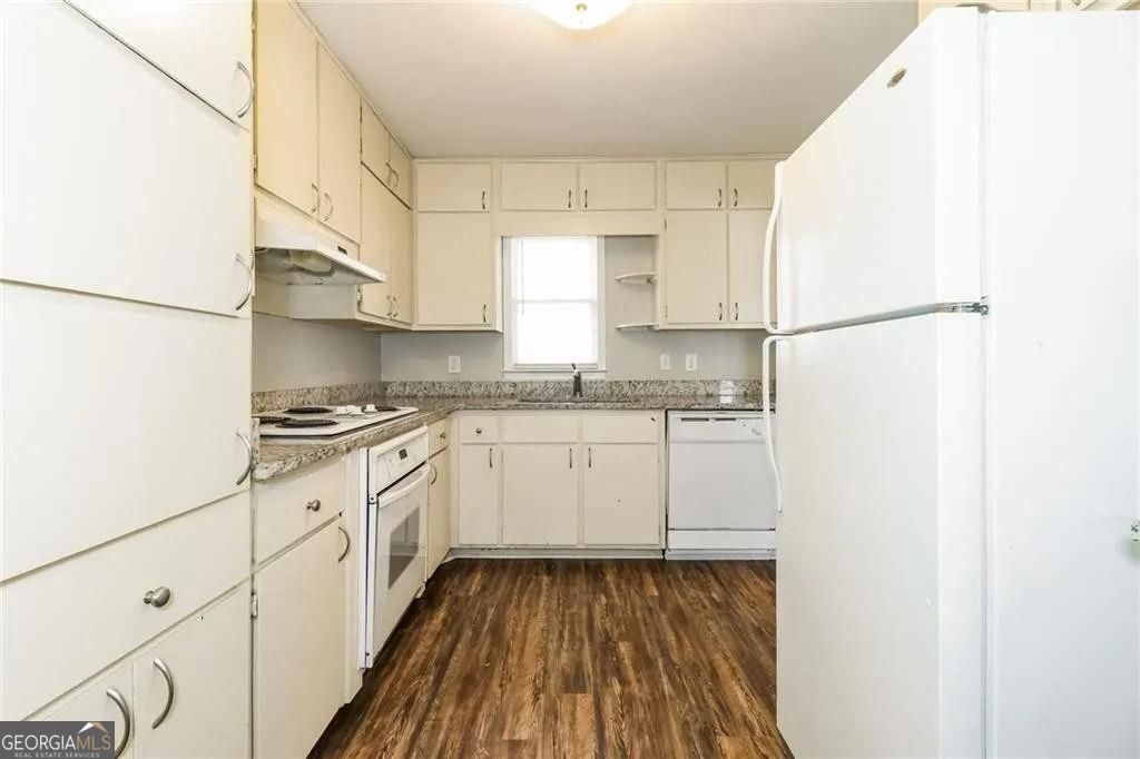 4055 Bogan Road Property Photo 6