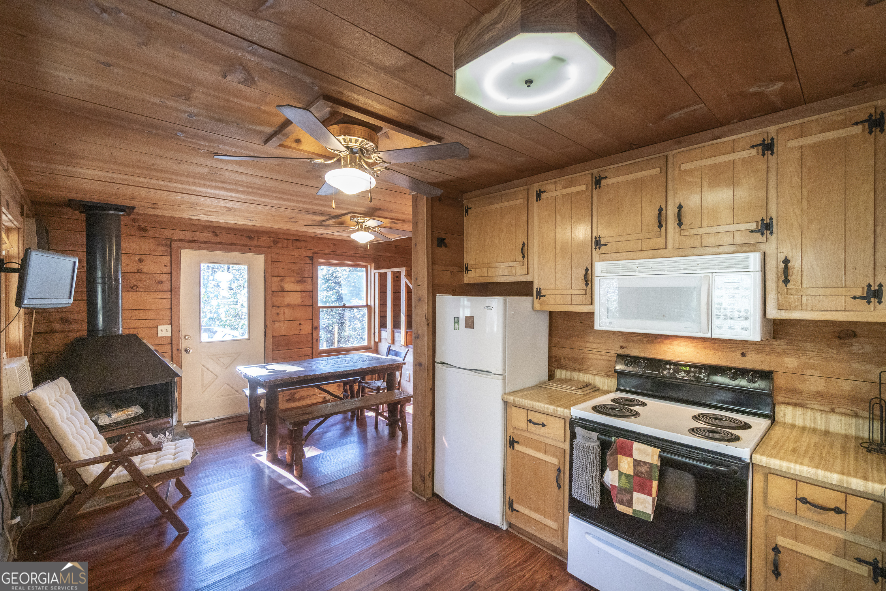 85 Squirrel Hollow Drive Property Photo 6