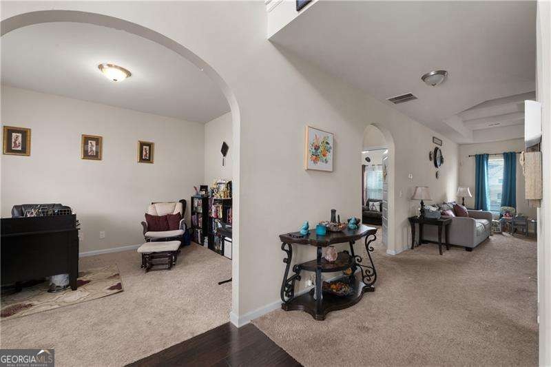2748 Village Park Drive E Property Photo 7