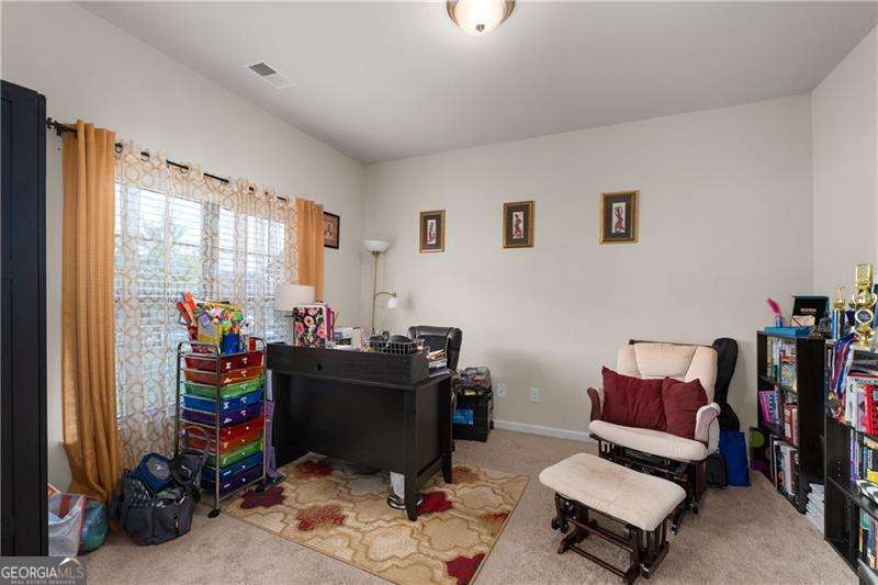 2748 Village Park Drive E Property Photo 9