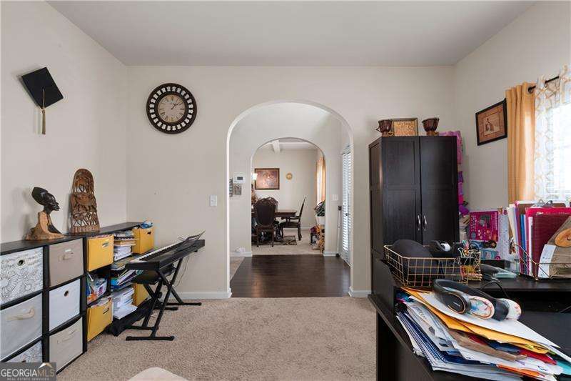 2748 Village Park Drive E Property Photo 10