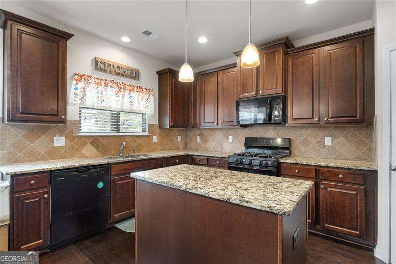 2748 Village Park Drive E Property Photo 27