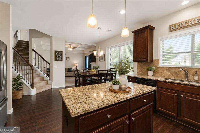 2748 Village Park Drive E Property Photo 28