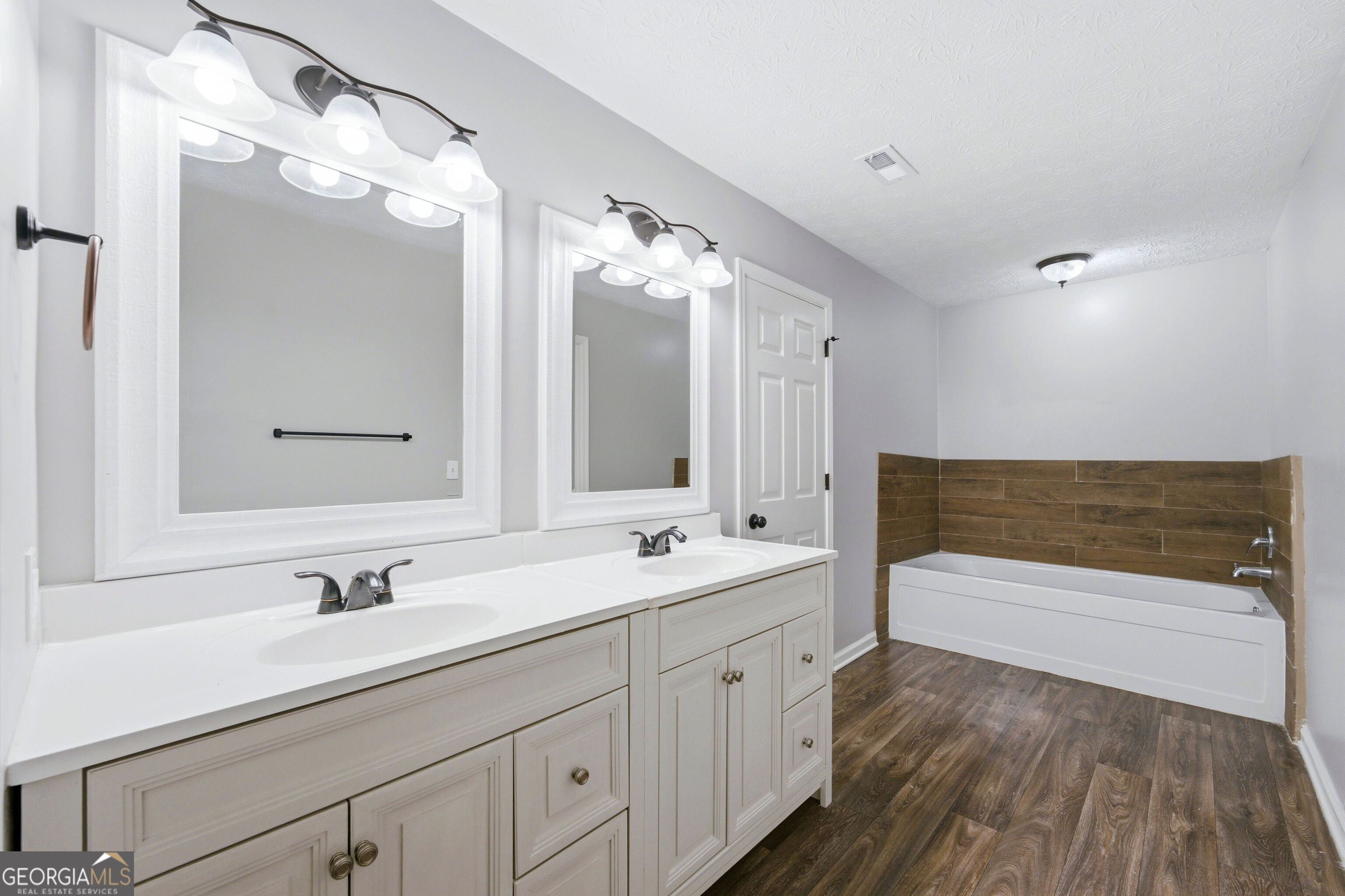 4279 Arbor Club Drive Property Photo 9