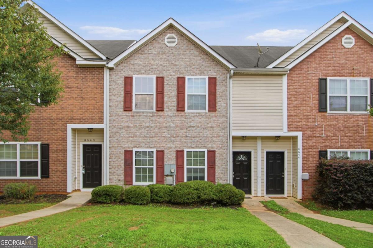 8642 Thomas Lane