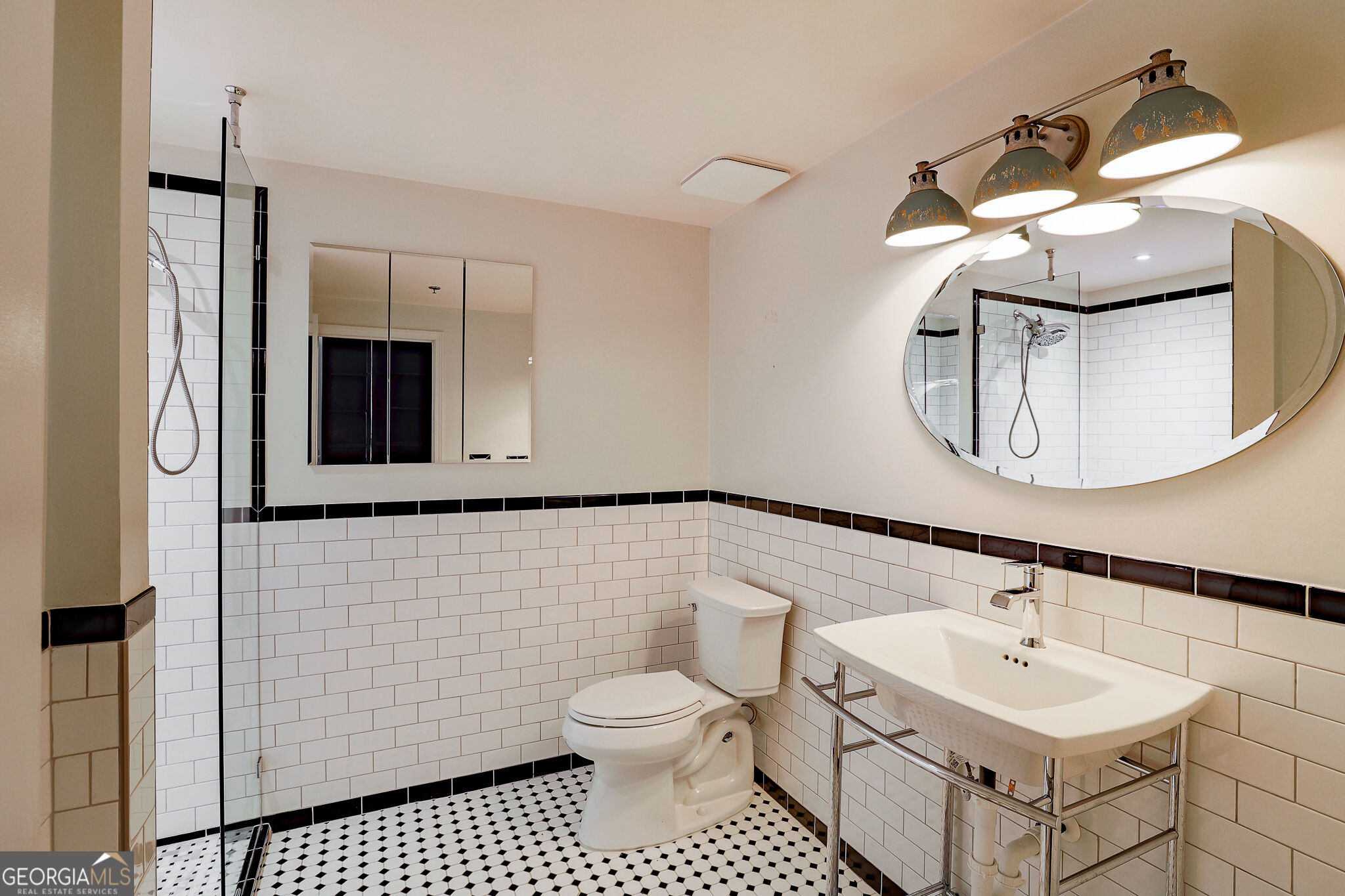585 White Circle # 504 Property Photo 6