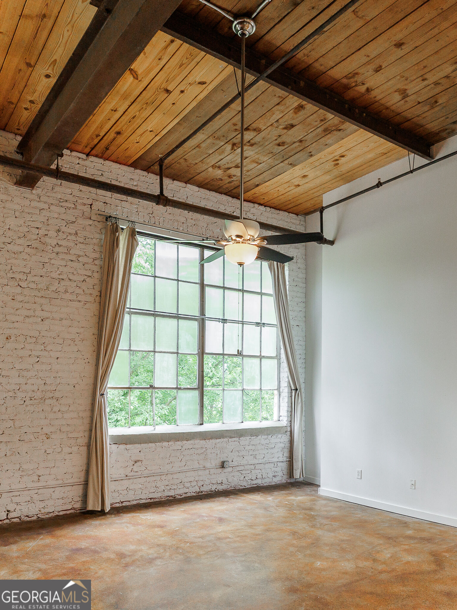 585 White Circle # 504 Property Photo 8