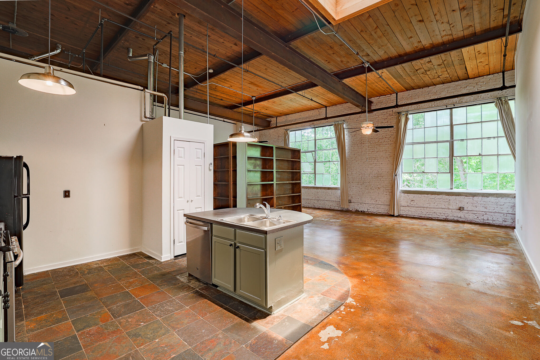 585 White Circle # 504 Property Photo 10