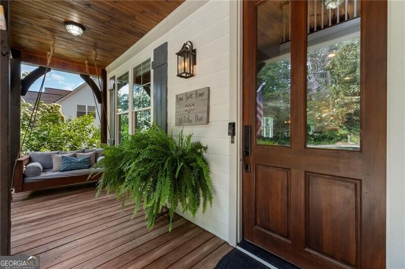 230 Mcarthur Drive Property Photo 2