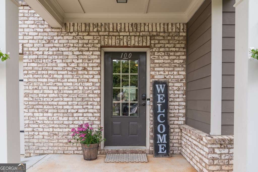 100 Silver Trace Property Photo 7