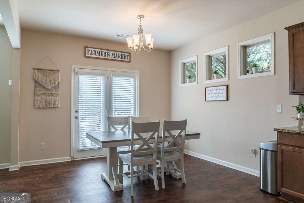 100 Silver Trace Property Photo 9