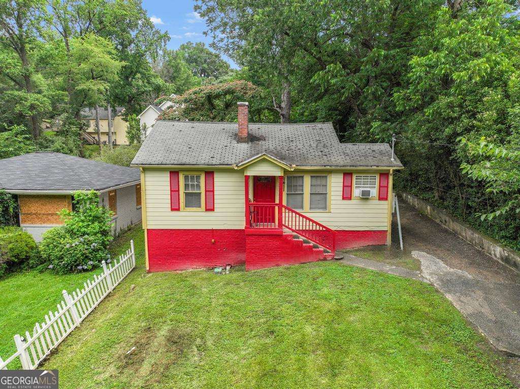 1411 Lavender Drive NW Property Photo 1