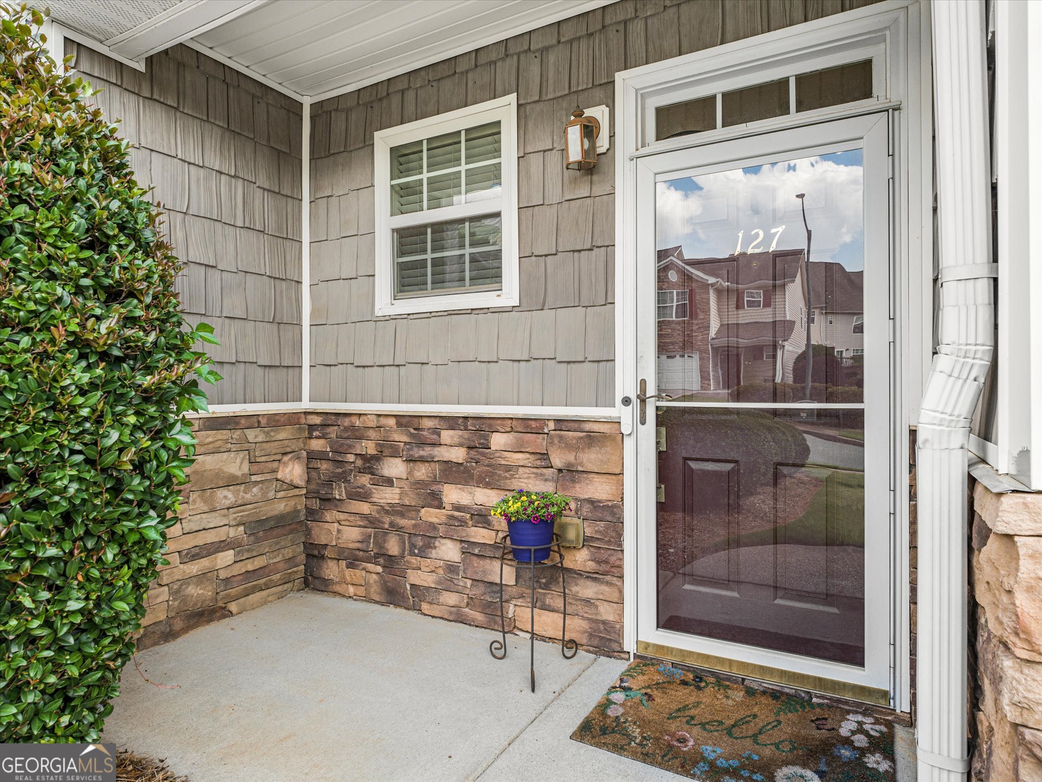 127 Linton Drive Property Photo 3