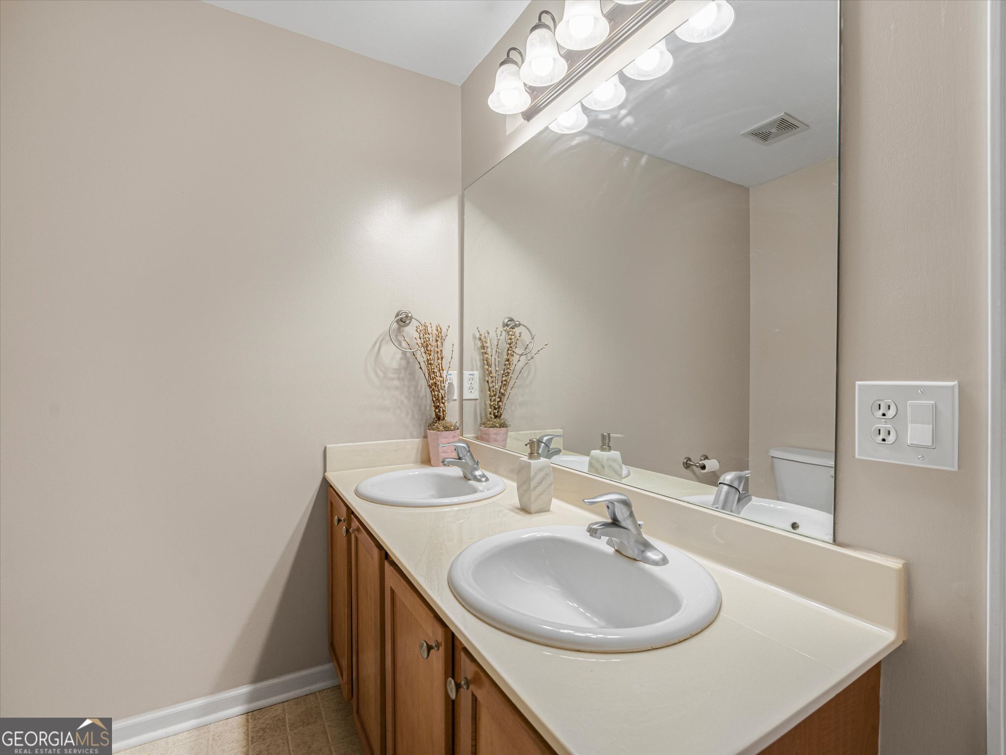 127 Linton Drive Property Photo 23