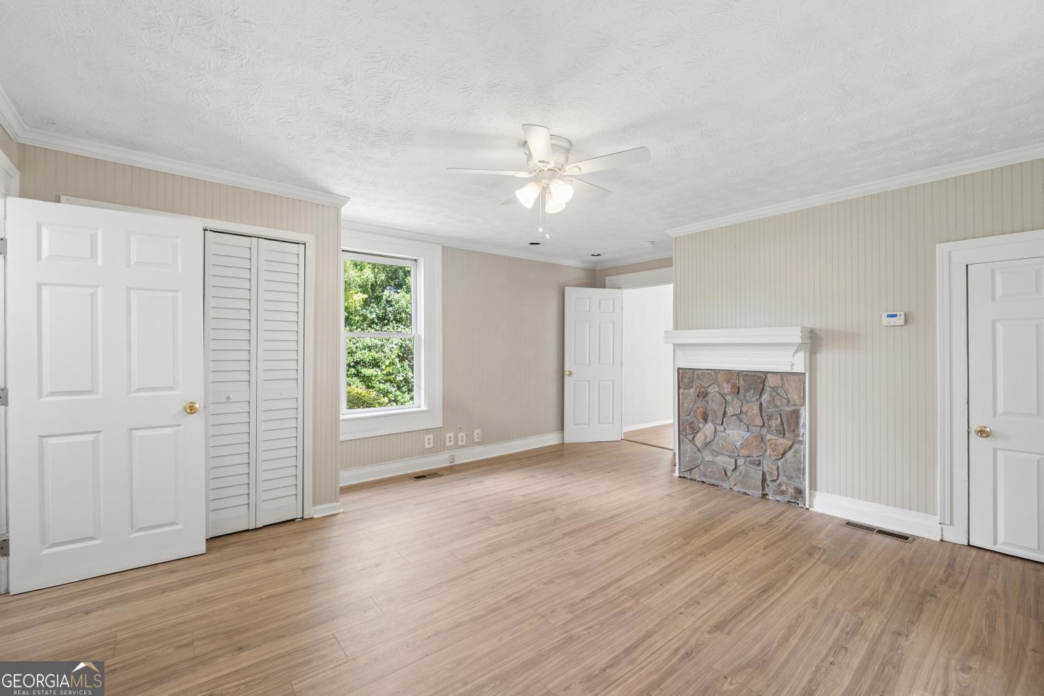 108 3rd Street Property Photo 9