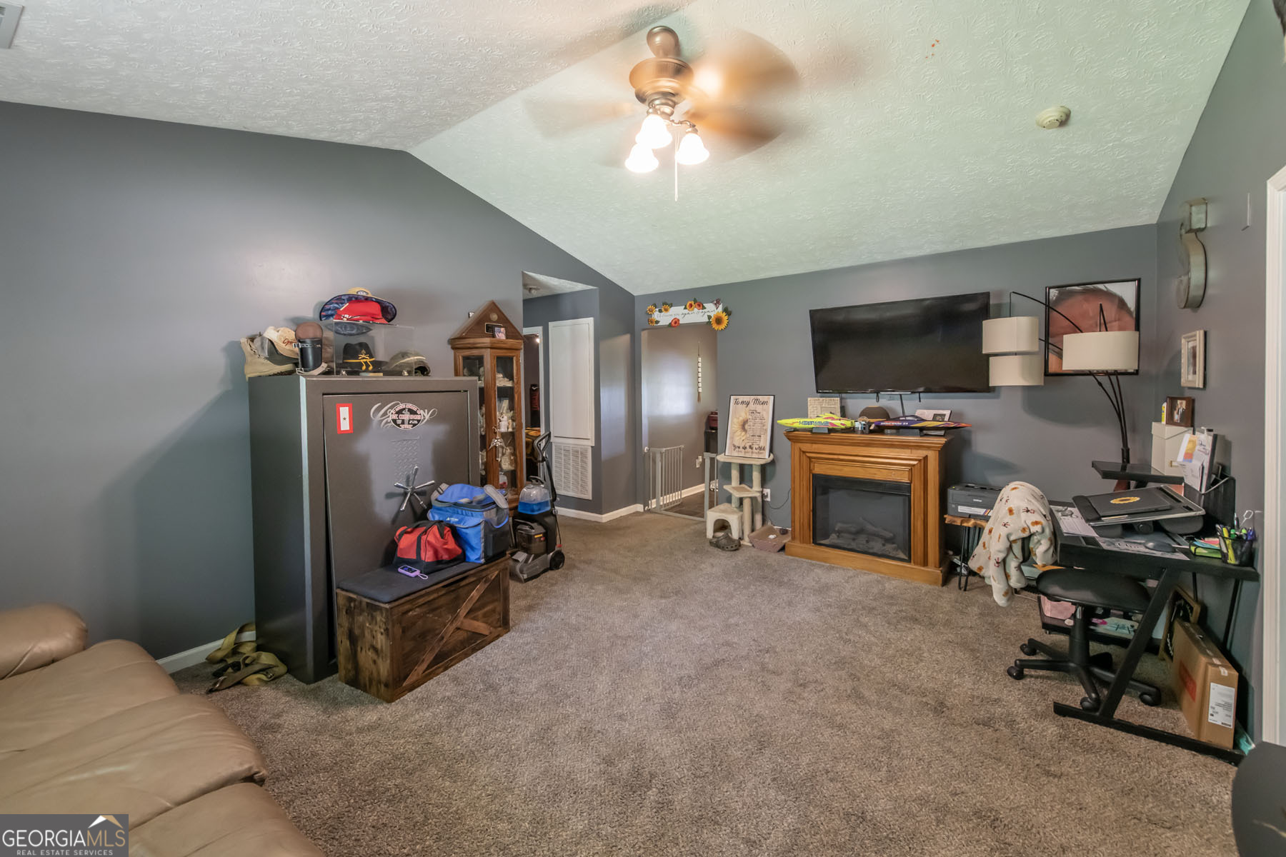 105 Pine Hill Road Property Photo 2