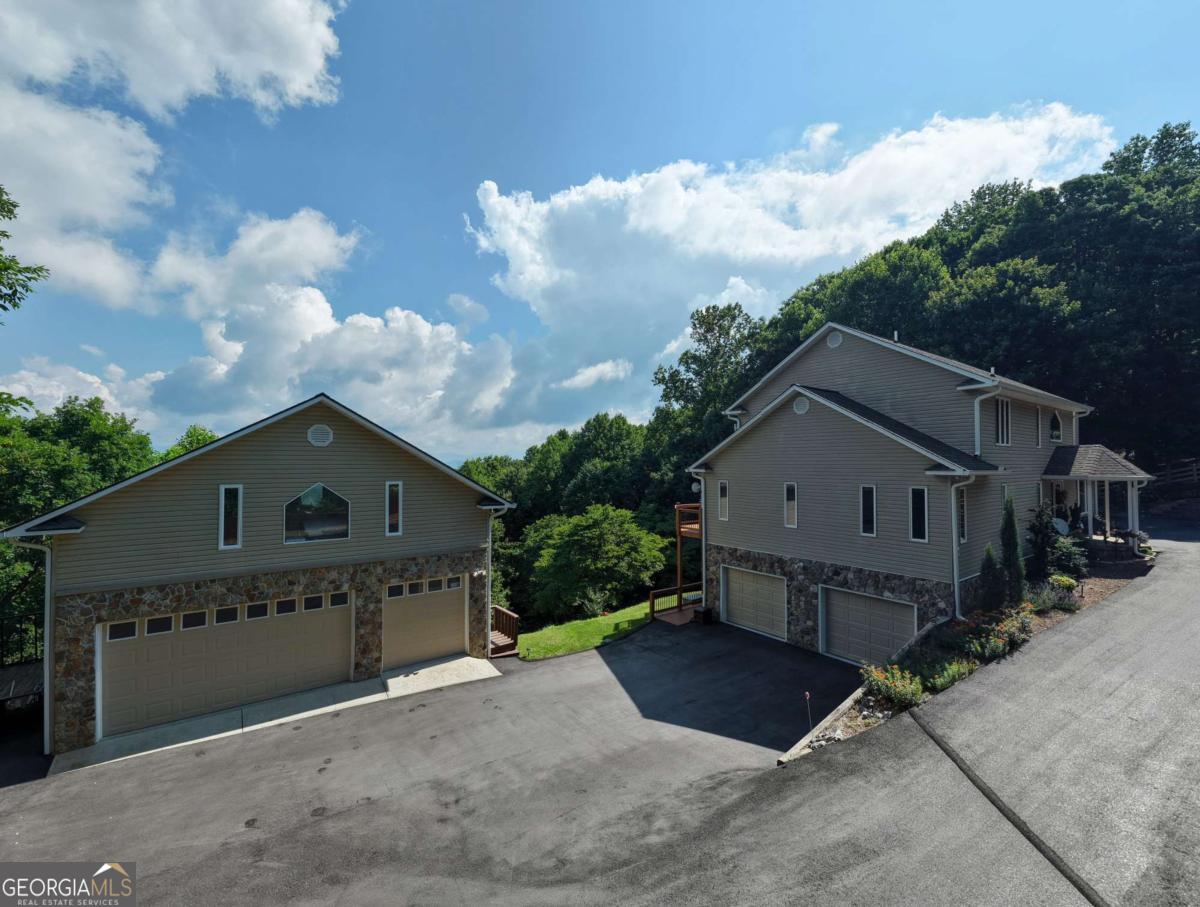 880 Locust Trail Property Photo 10