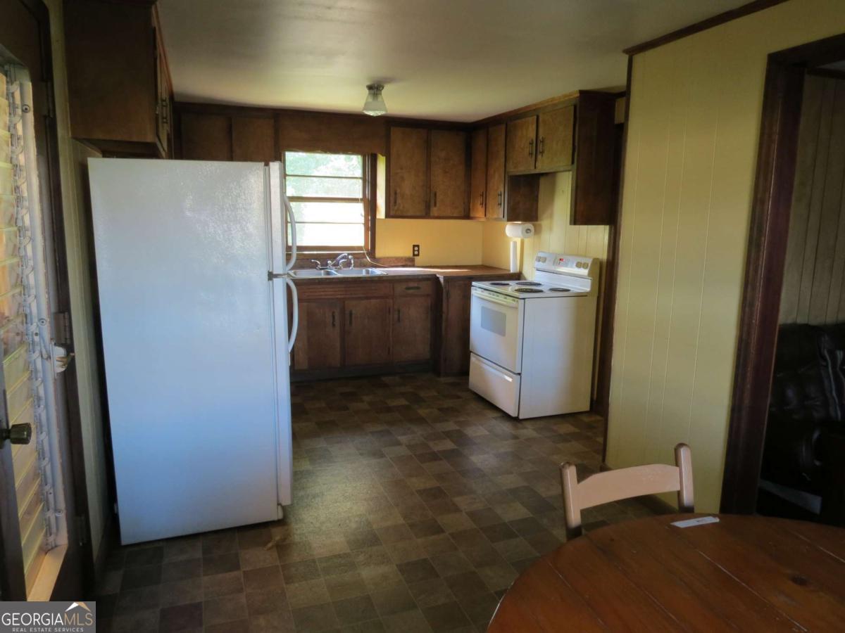 418 Wilbanks Street Property Photo 6