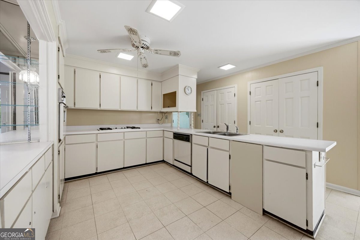 4950 Wellington Drive Property Photo 9