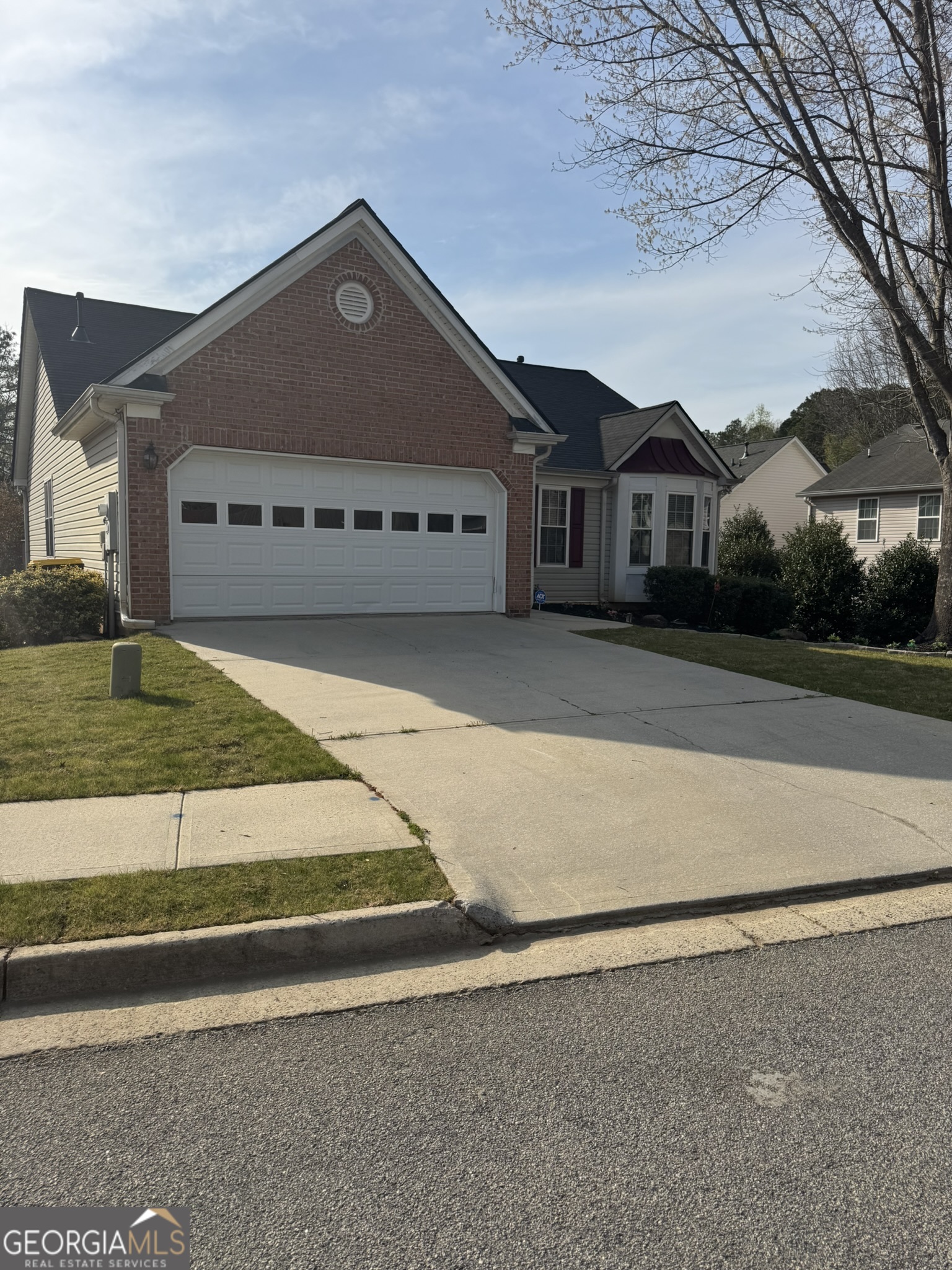 584 The Boulevard Property Photo 3