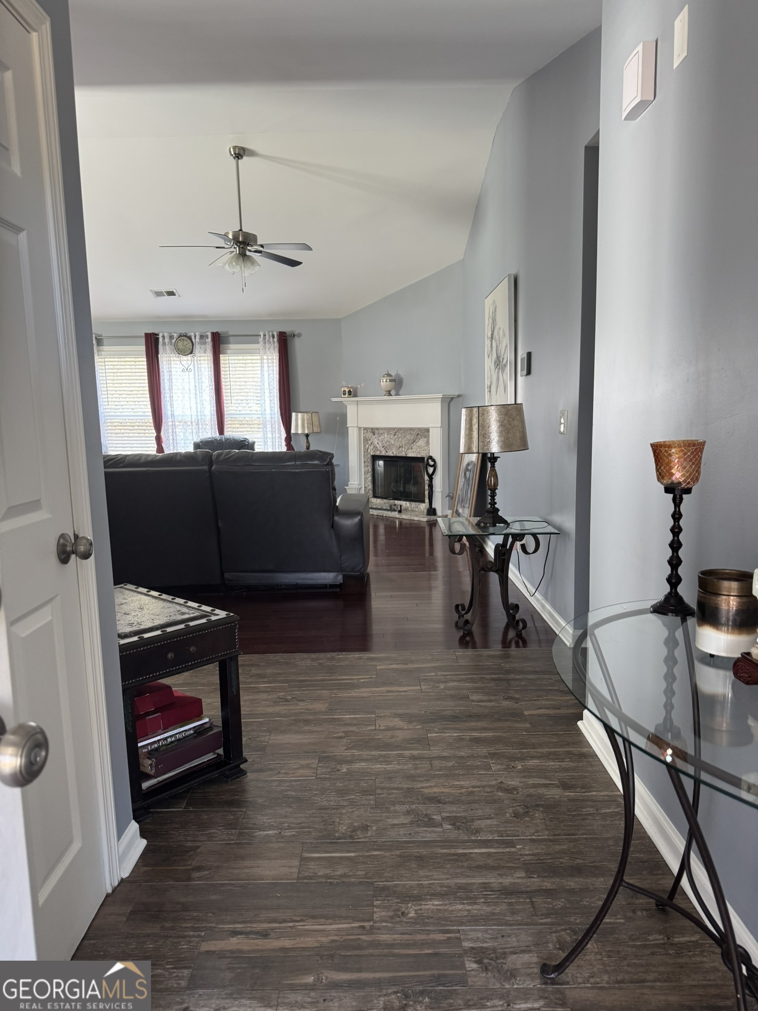 584 The Boulevard Property Photo 8