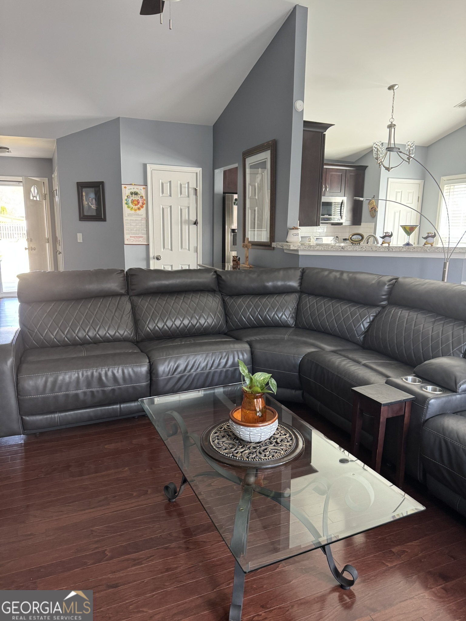 584 The Boulevard Property Photo 9