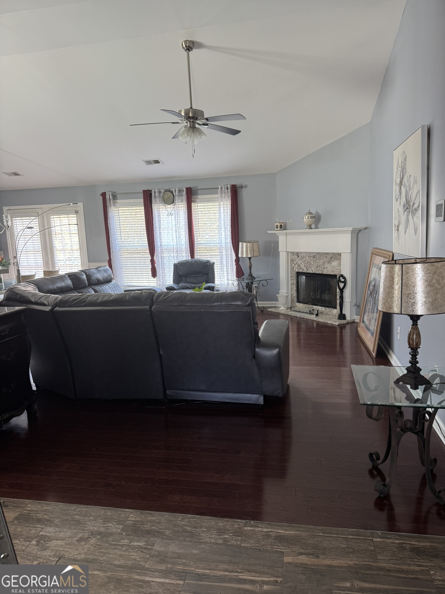 584 The Boulevard Property Photo 10