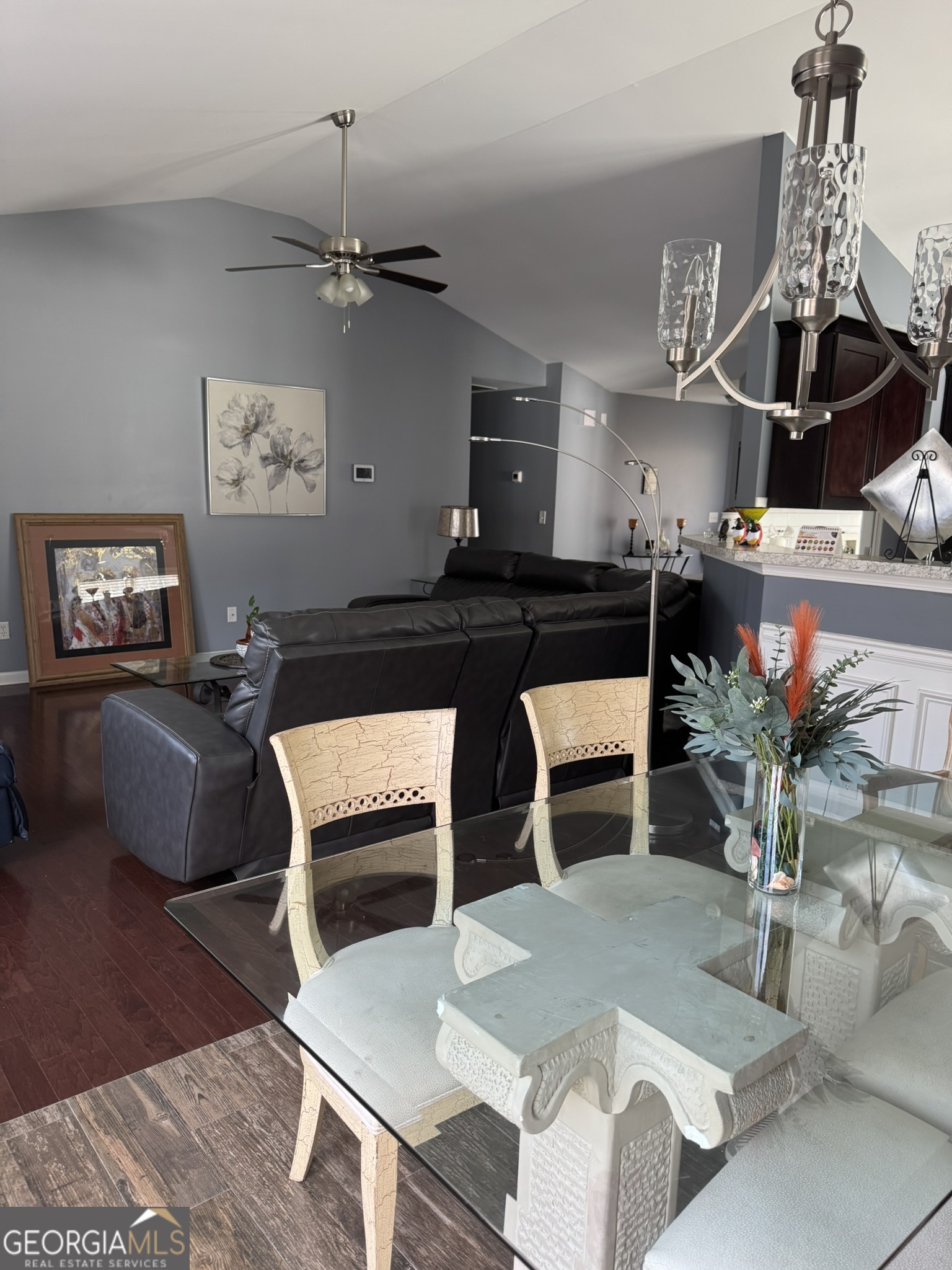 584 The Boulevard Property Photo 11