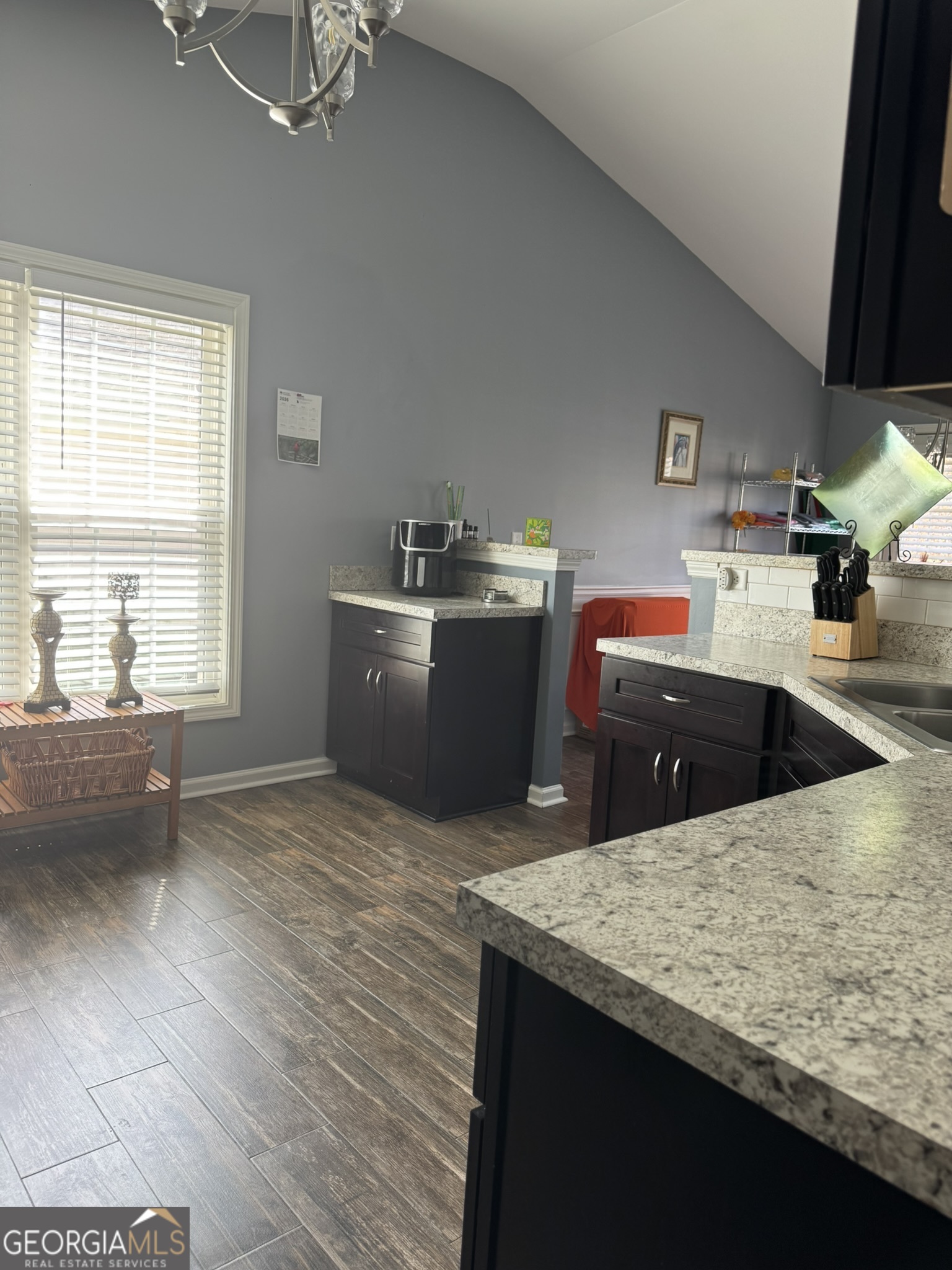 584 The Boulevard Property Photo 14