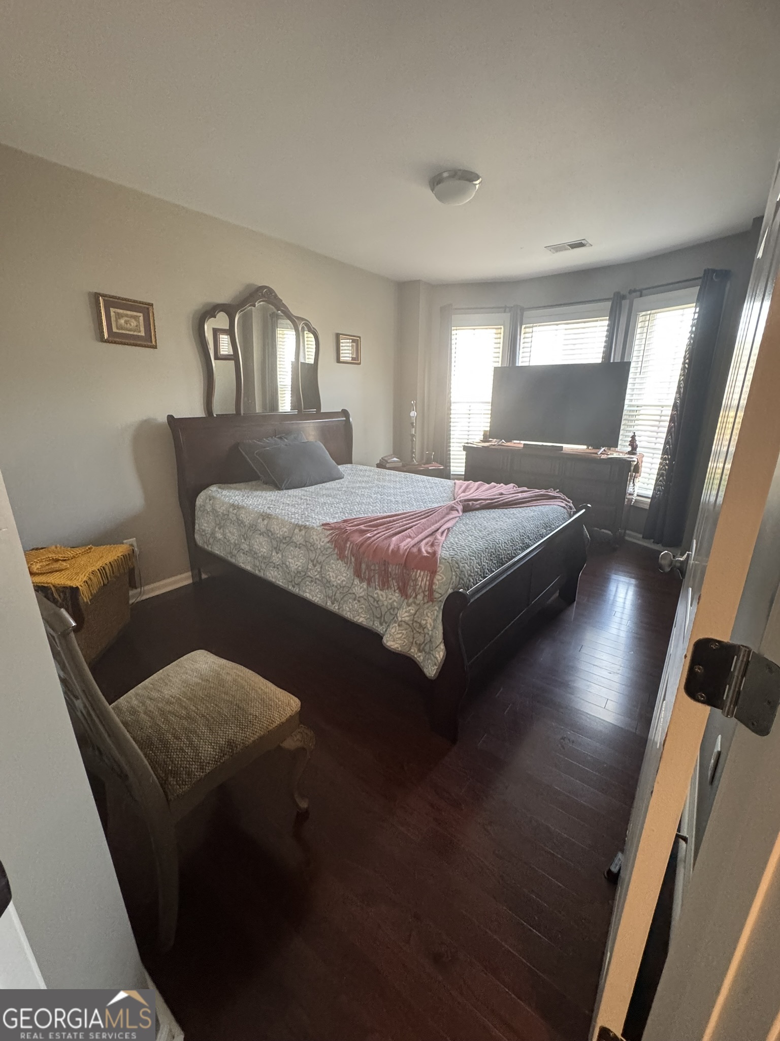 584 The Boulevard Property Photo 25