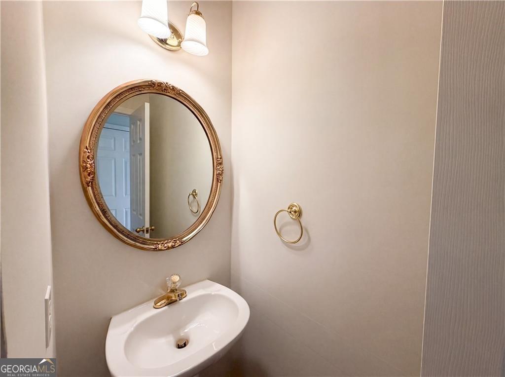 909 Mendenhall Way Property Photo 20