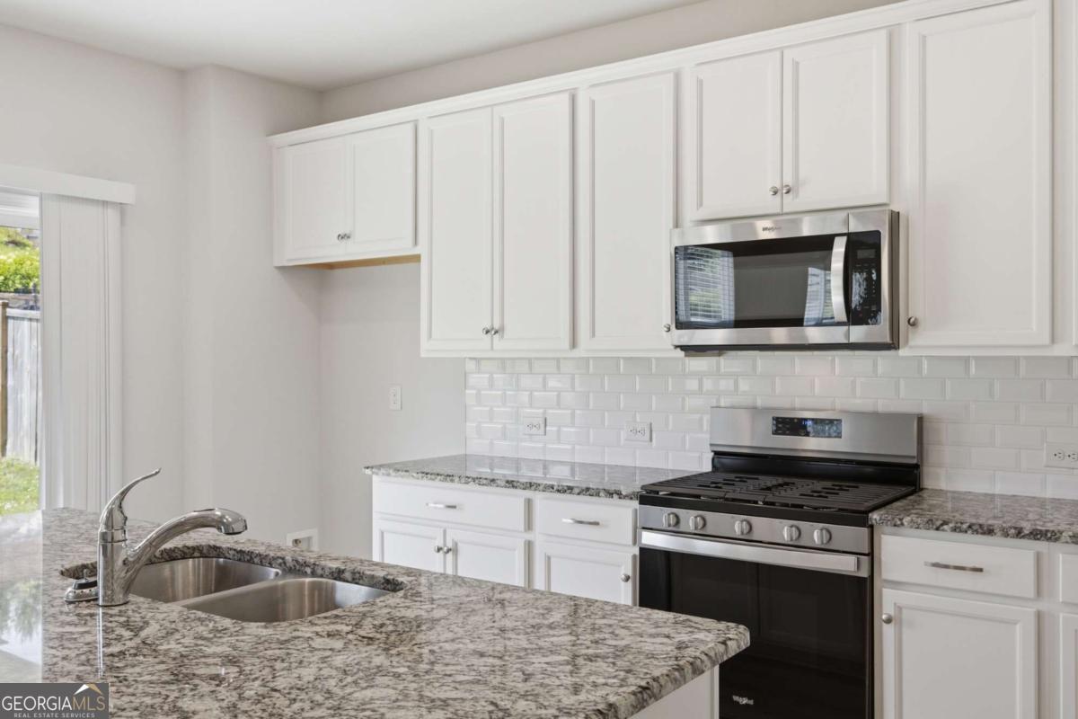 11 Dew Drop Lane Property Photo 12