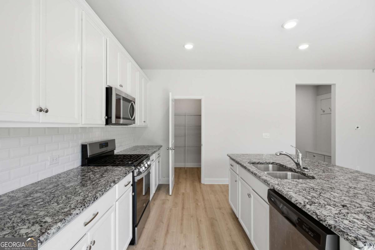 11 Dew Drop Lane Property Photo 13