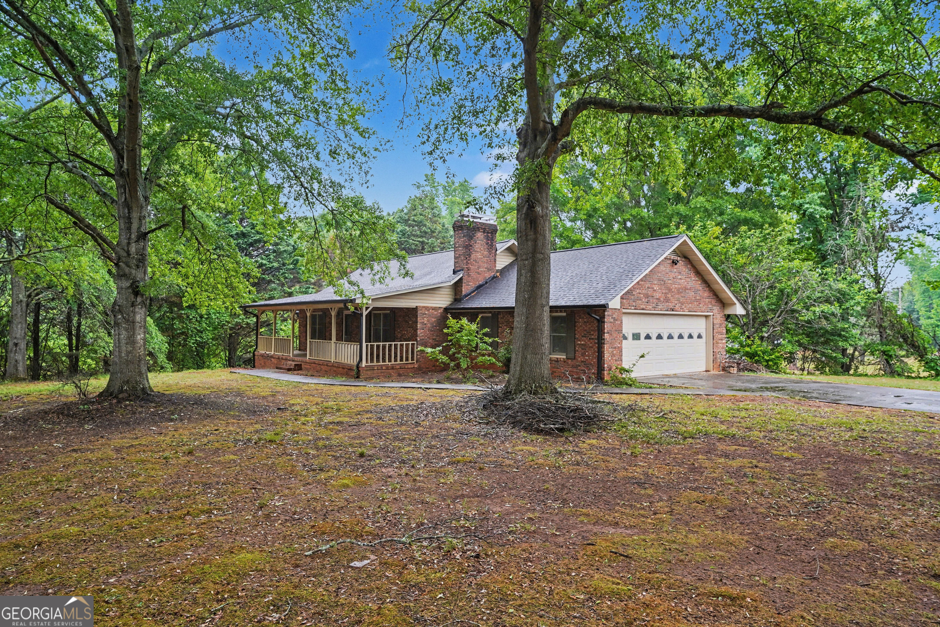 582 Highway 81 W Property Photo 2