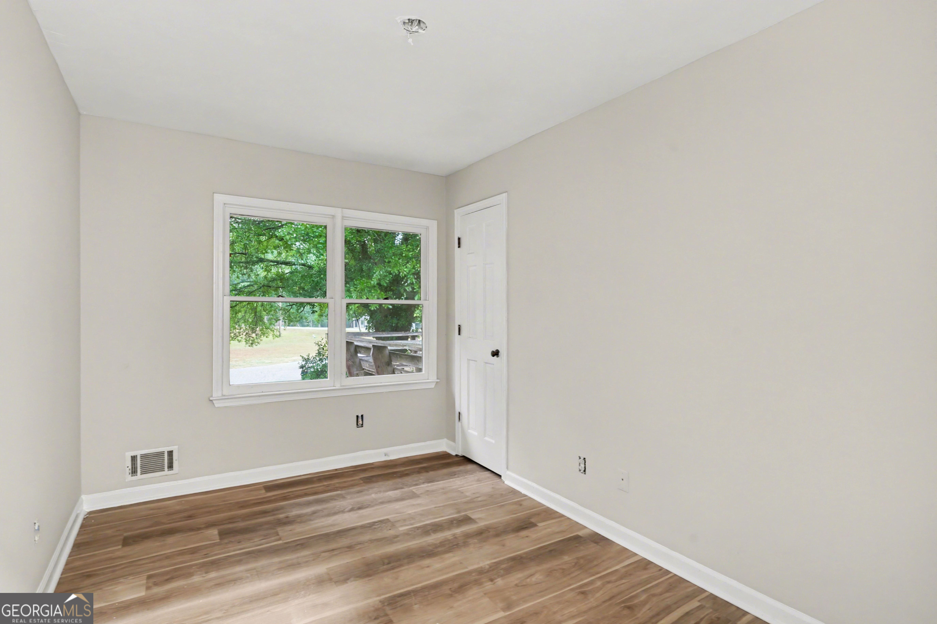 582 Highway 81 W Property Photo 15