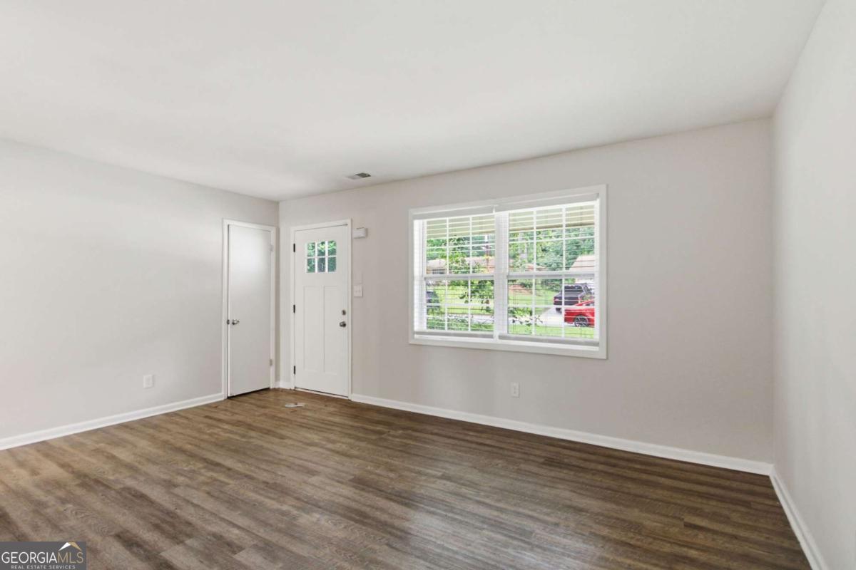 2343 Deer Pass Way Property Photo 6