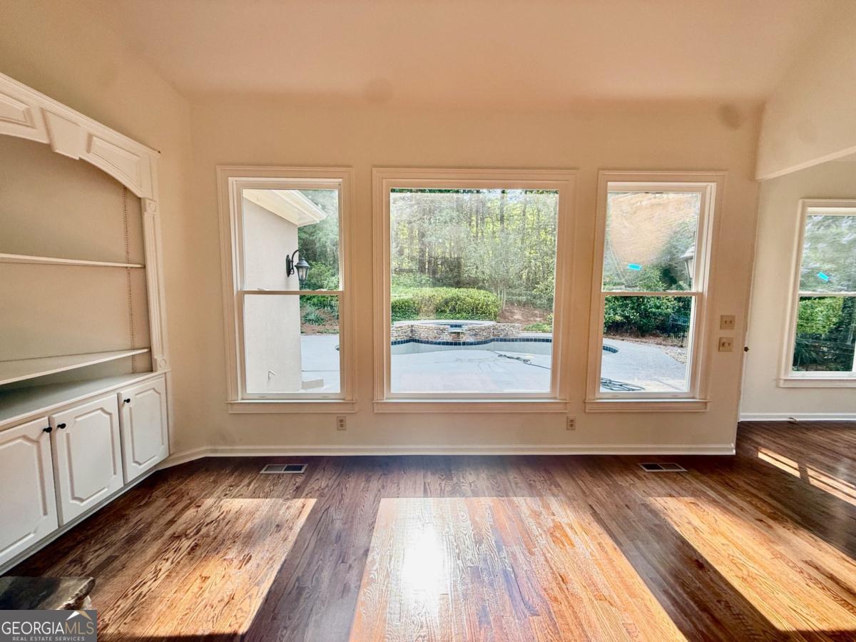 7605 Wentworth Drive Property Photo 11